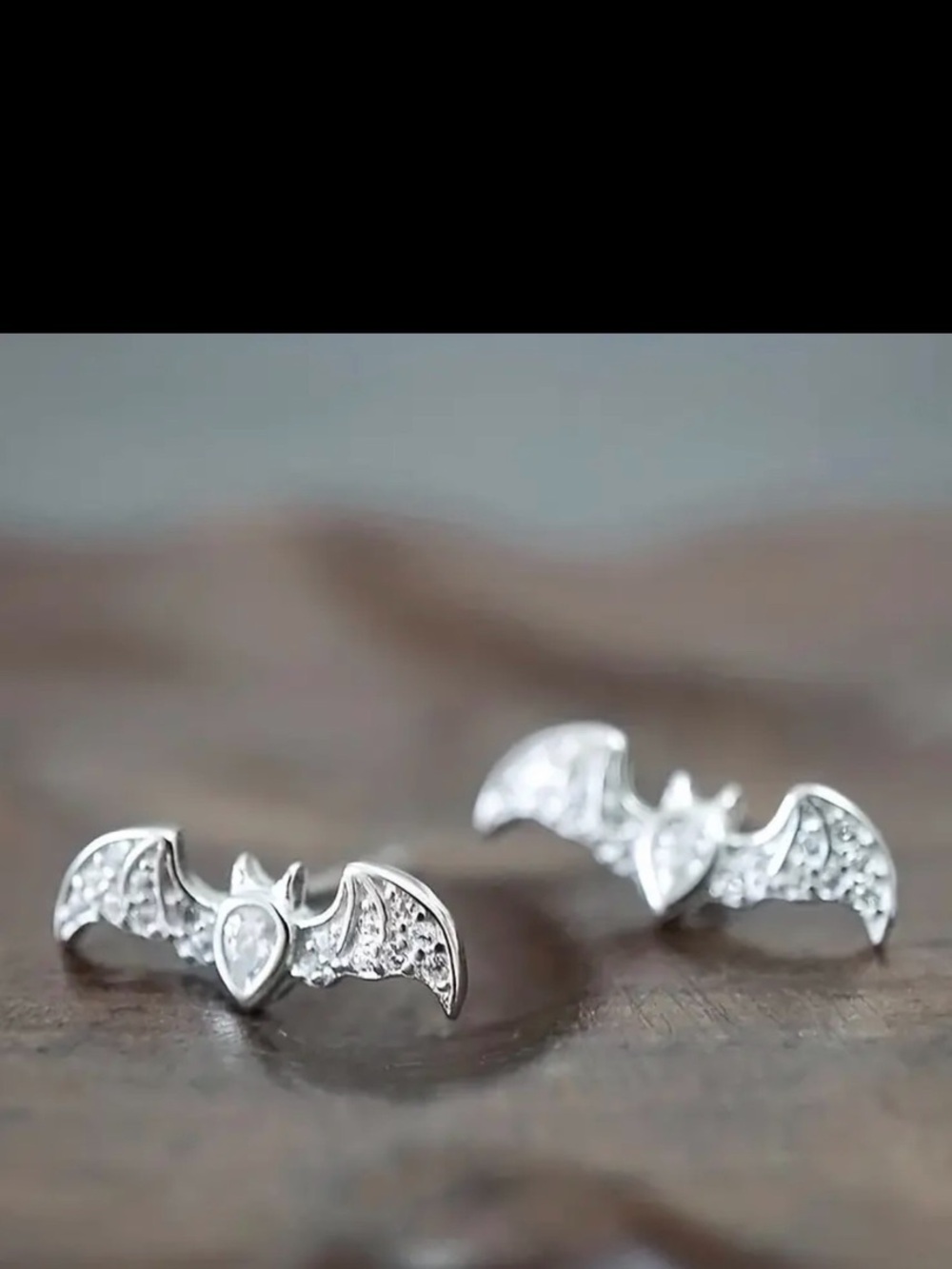 Silver Bat Earrings NWT 🦇